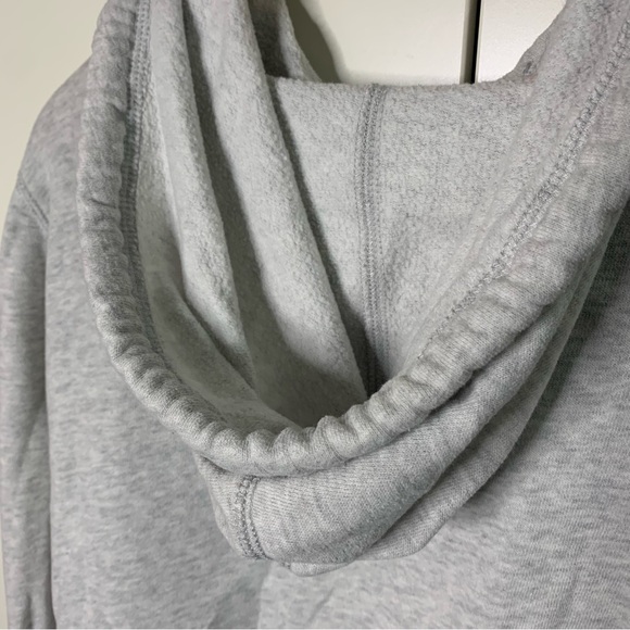 Abercrombie & Fitch Crop Graphic Logo Hoodie Sweatshirt - Picture 7 of 11